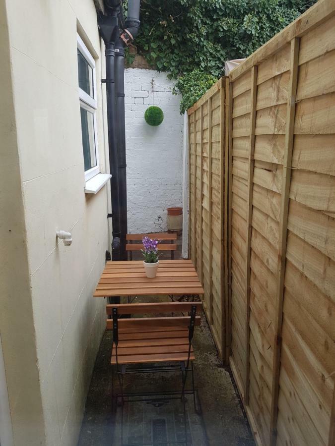 Central Cheltenham House - Sleeps 4/Pet friendly Exterior foto